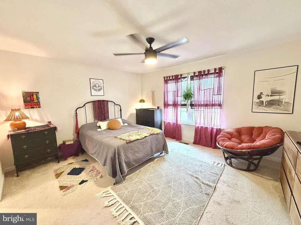 Photo of 9807 ROBERT E LEE DRIVE