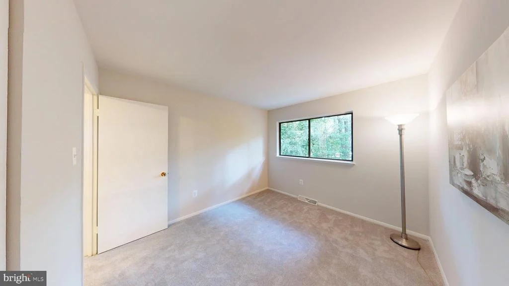 Photo of 11247 HANDLEBAR ROAD