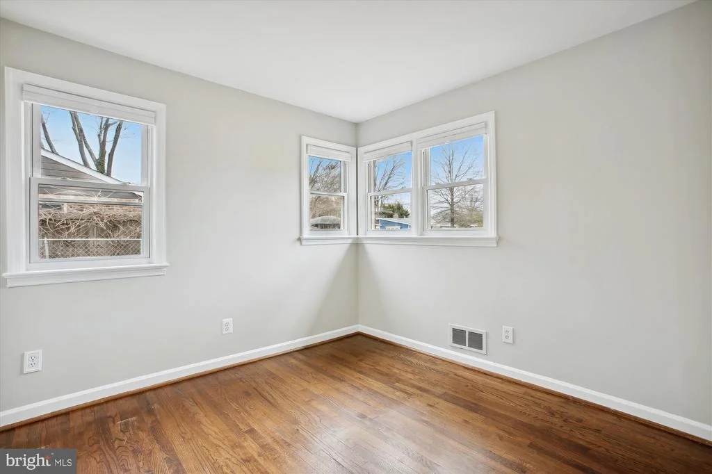Photo of 7926 JACKSON ROAD