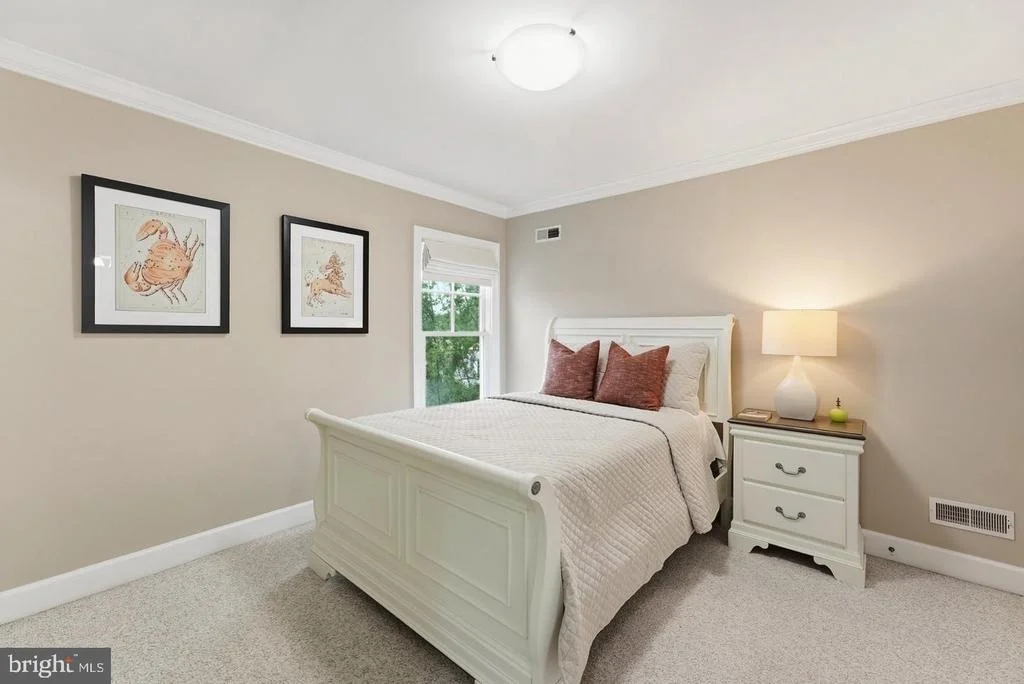 Photo of 4462 MACARTHUR BOULEVARD NW