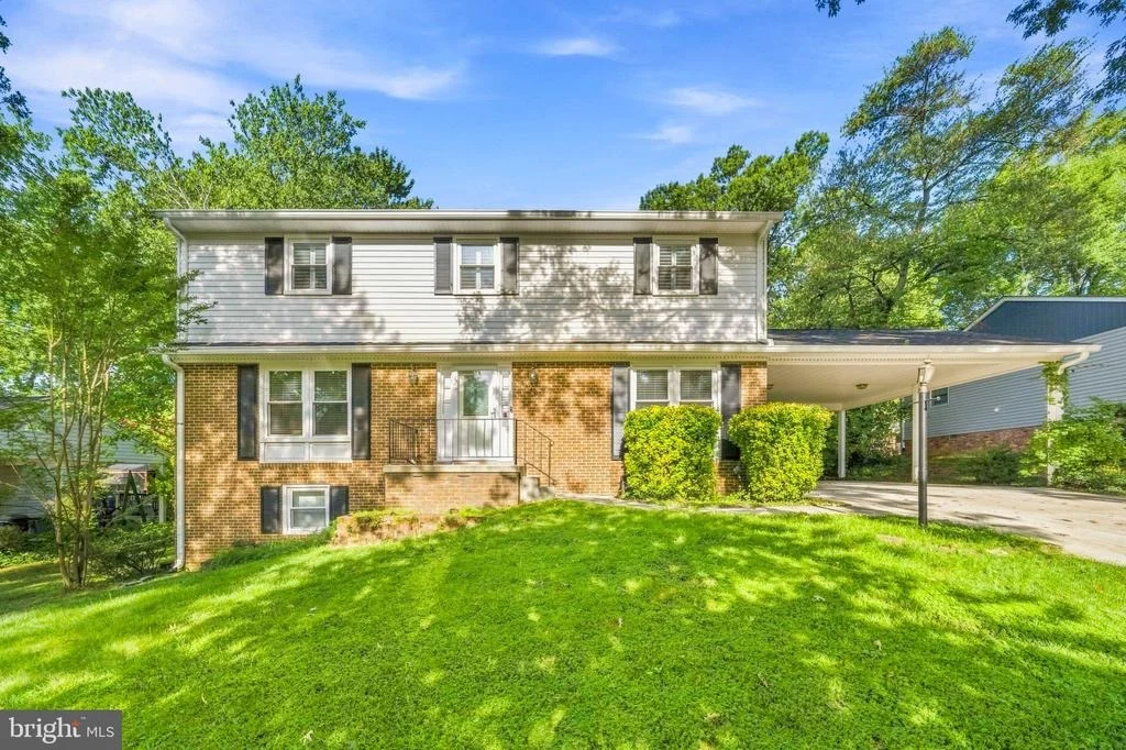 Photo of 6640 PARK HALL DRIVE