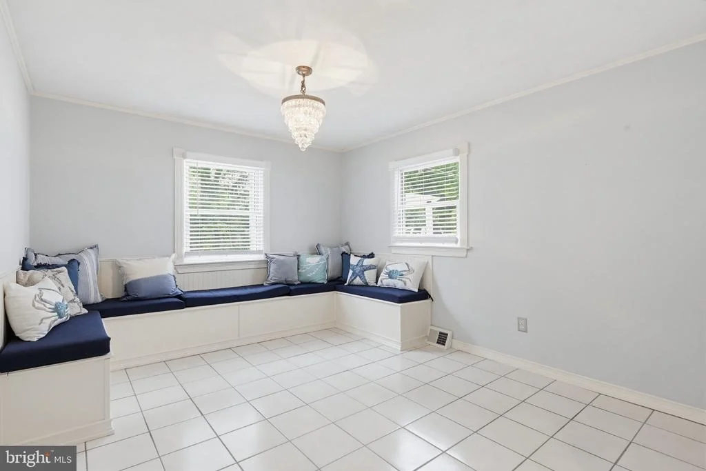 Photo of 1465 RIDGEWAY