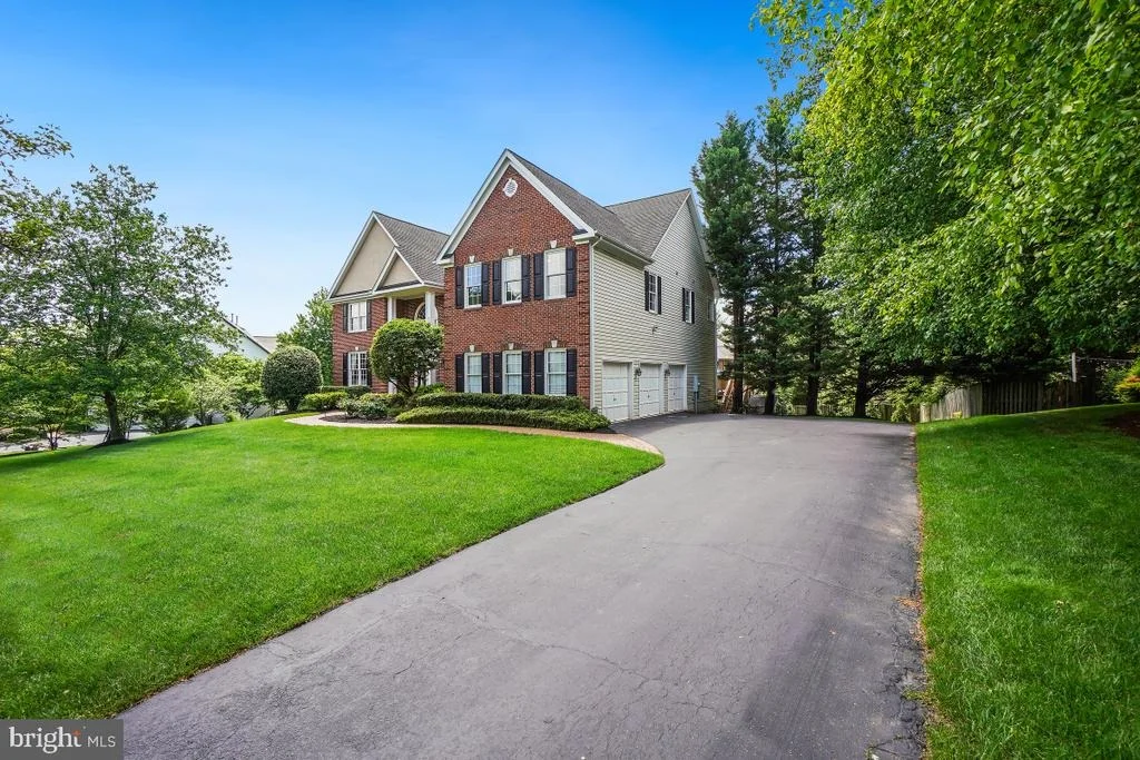Photo of 12708 YOUNG LANE