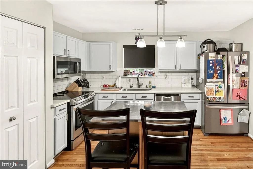 Photo of 3847 HOLLY DRIVE