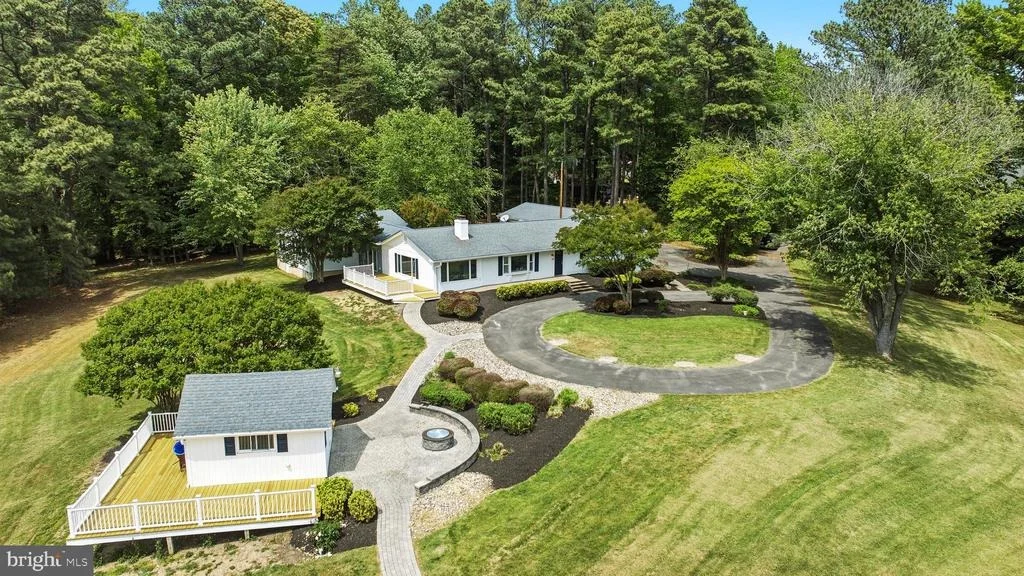 Photo of 160 BAMBOUSHAY LANE