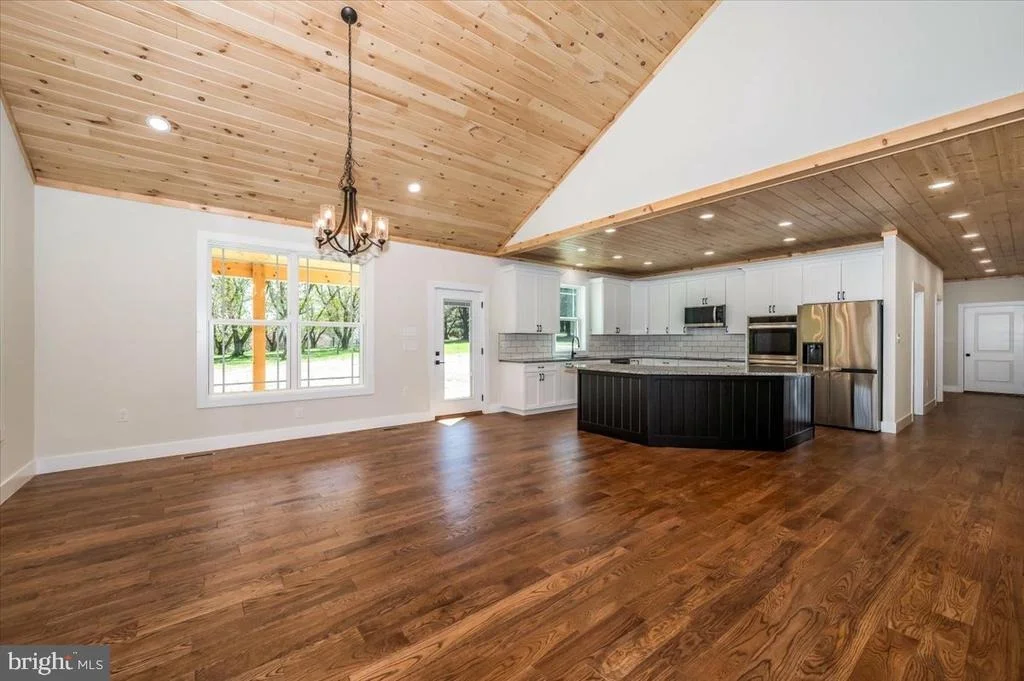 Photo of 460 SHADE TREE LANE