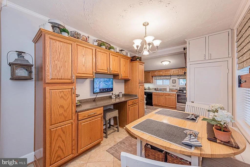 Photo of 8013 TELEGRAPH ROAD