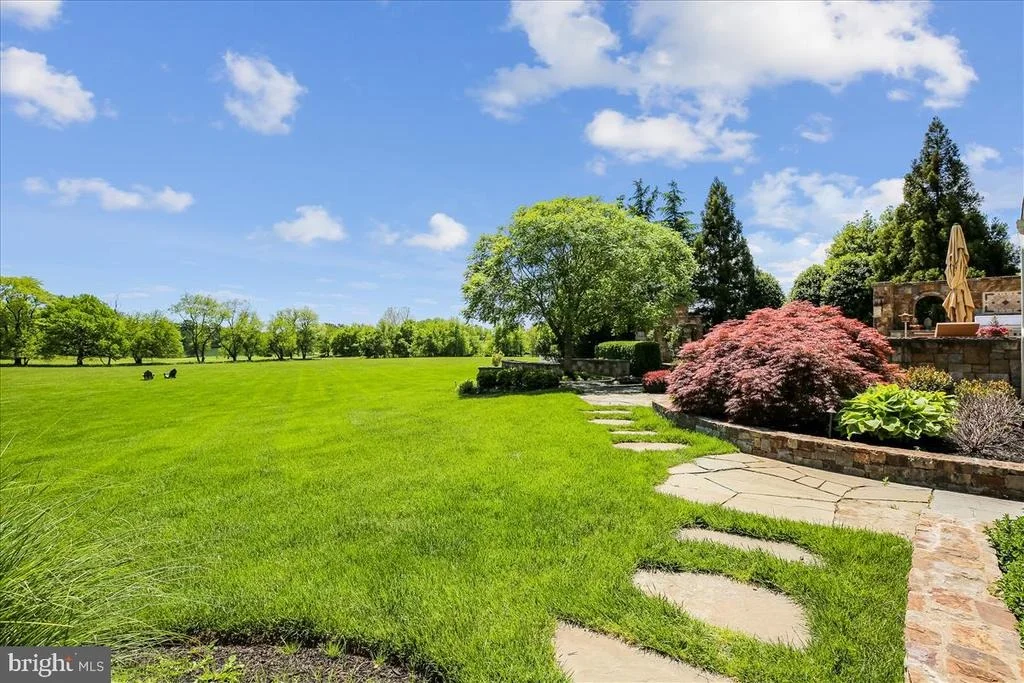 Photo of 21129 GOLF ESTATES DRIVE