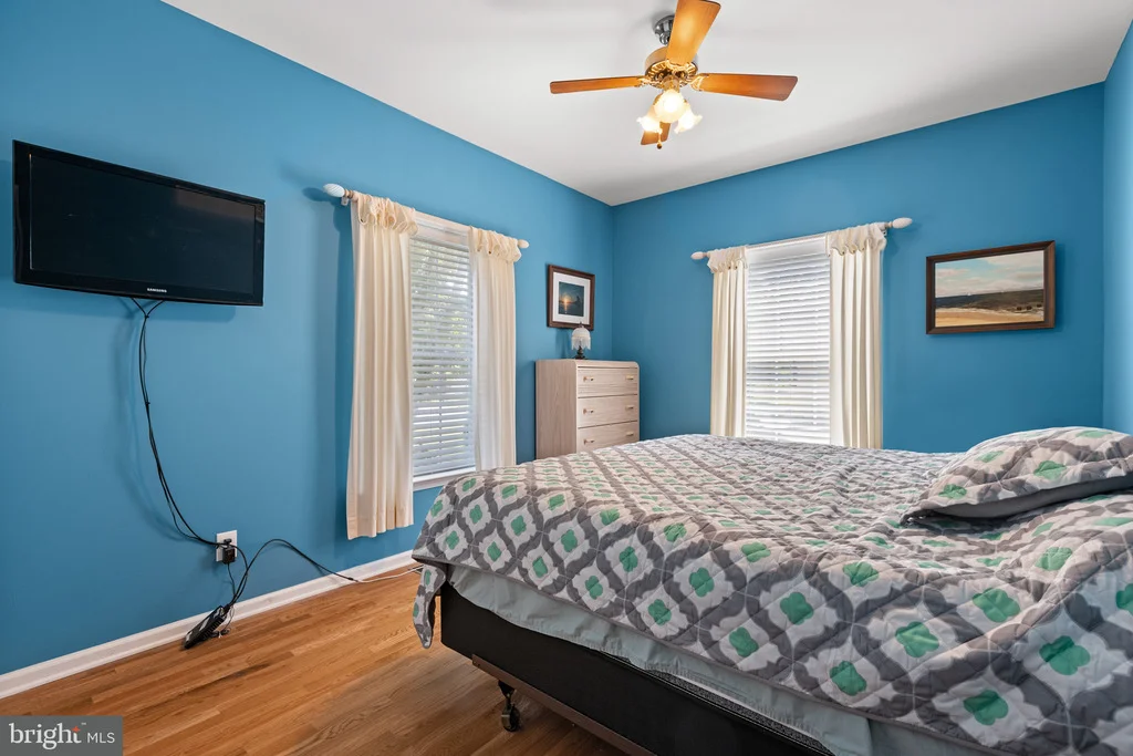 Photo of 33 SIOUX DRIVE