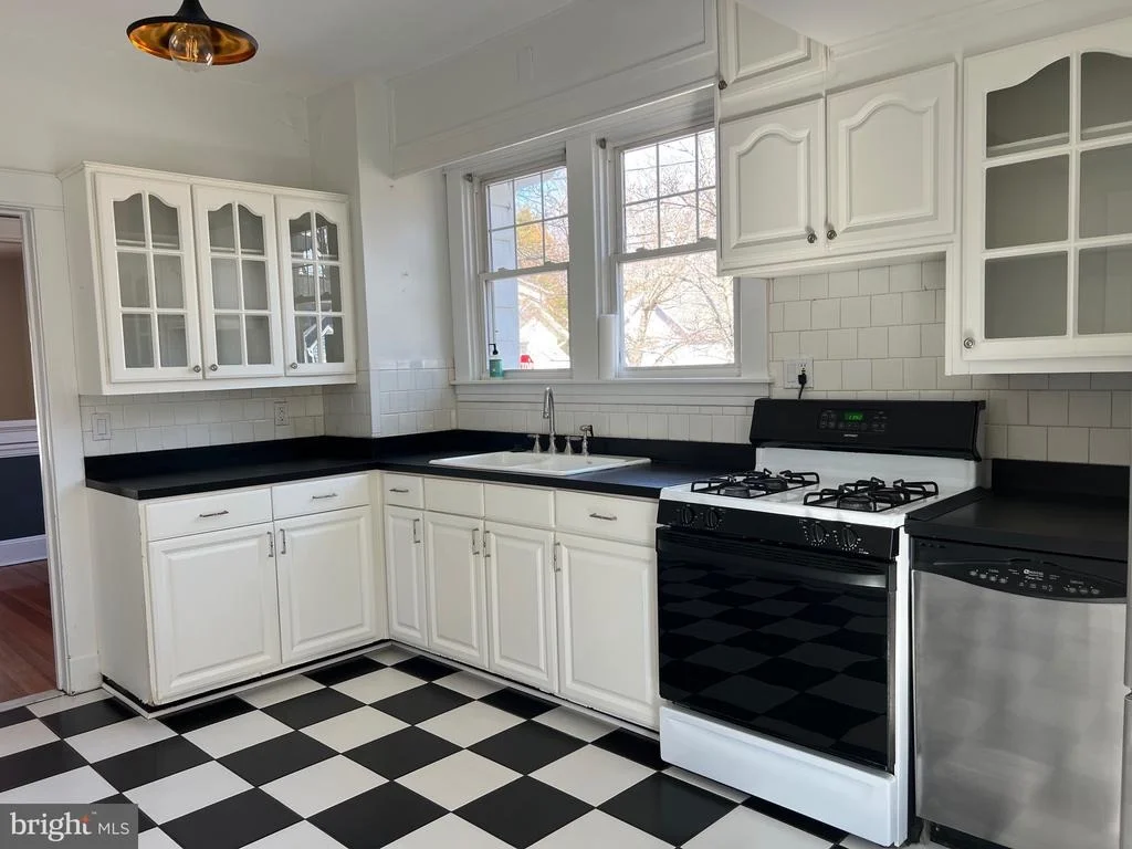 Photo of 106 LINDEN AVENUE