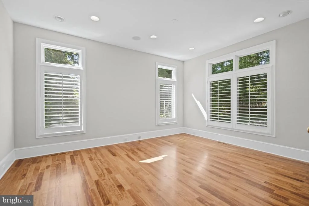 Photo of 9404 FOREST HAVEN DRIVE