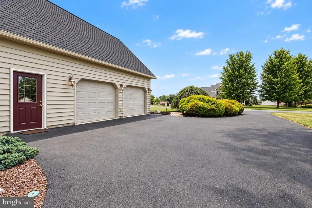 Photo of 12 E SUMMIT DRIVE