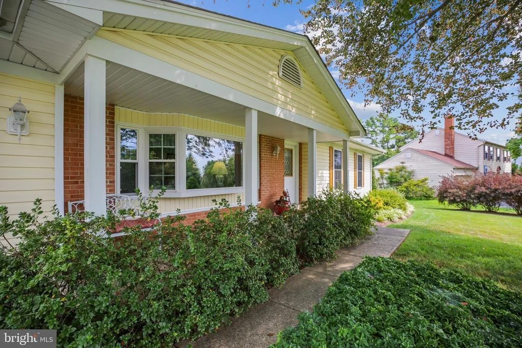 Photo of 15225 CENTERGATE DRIVE