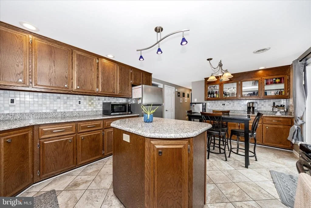 Photo of 6641 JEFFERSON BLVD