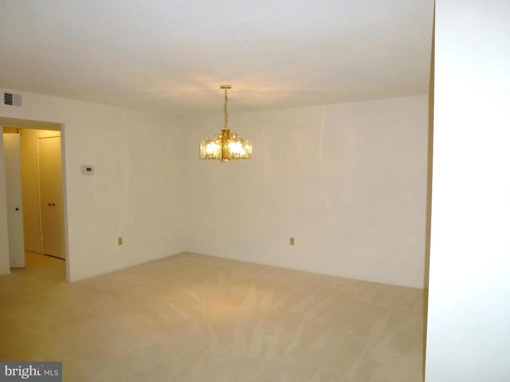 Photo of Unit 3923 at 15115 INTERLACHEN DRIVE