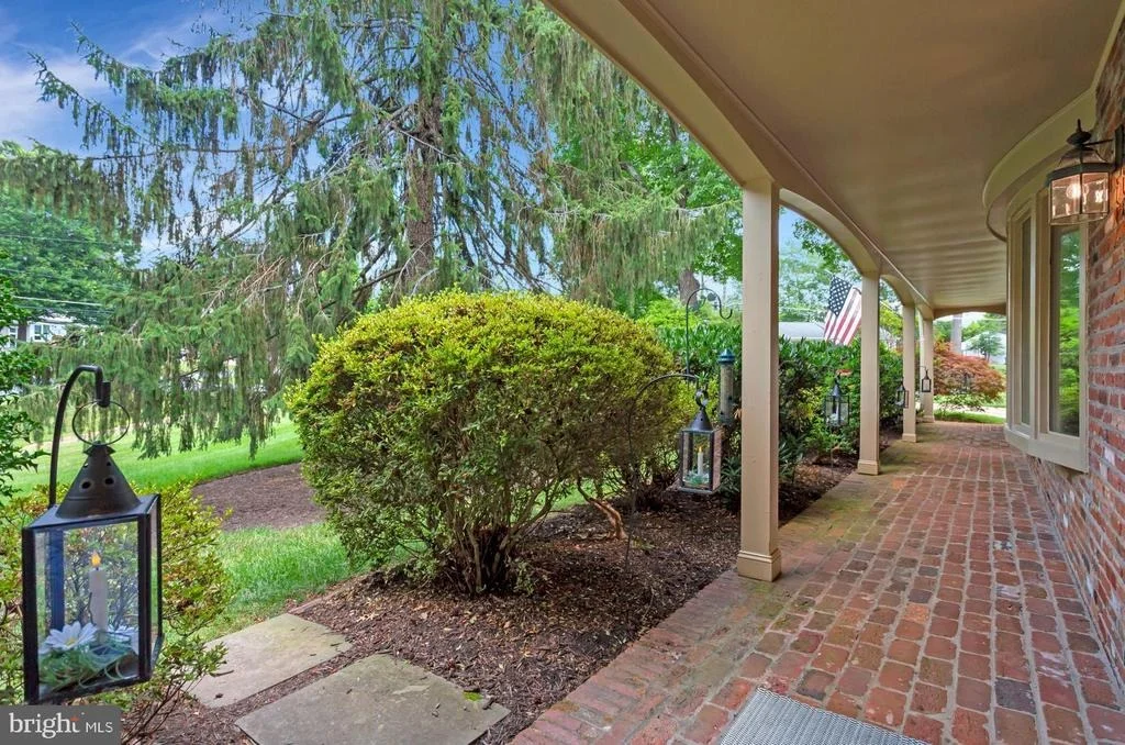 Photo of 4401 DOLPHIN LANE
