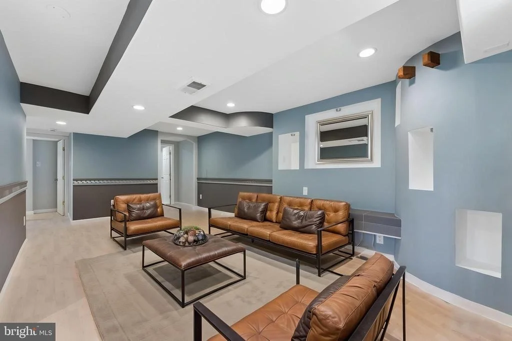 Photo of 8816 SAUNDERS LANE