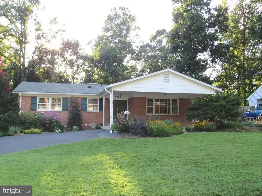 Photo of 6700 HUNTSMAN BOULEVARD