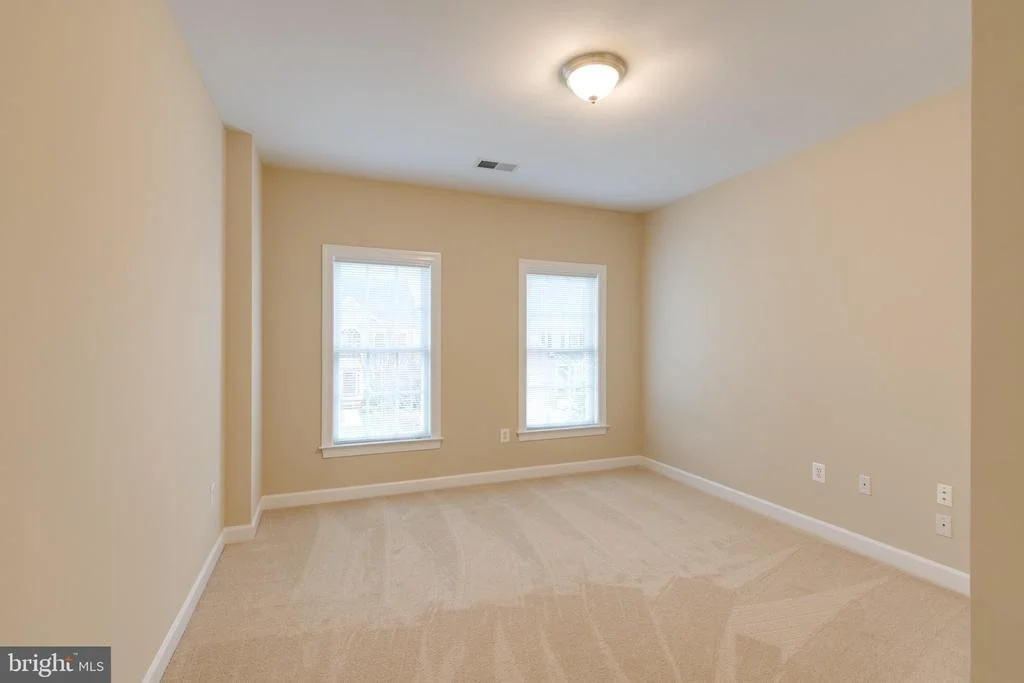 Photo of 3807 GLEN EAGLES DRIVE
