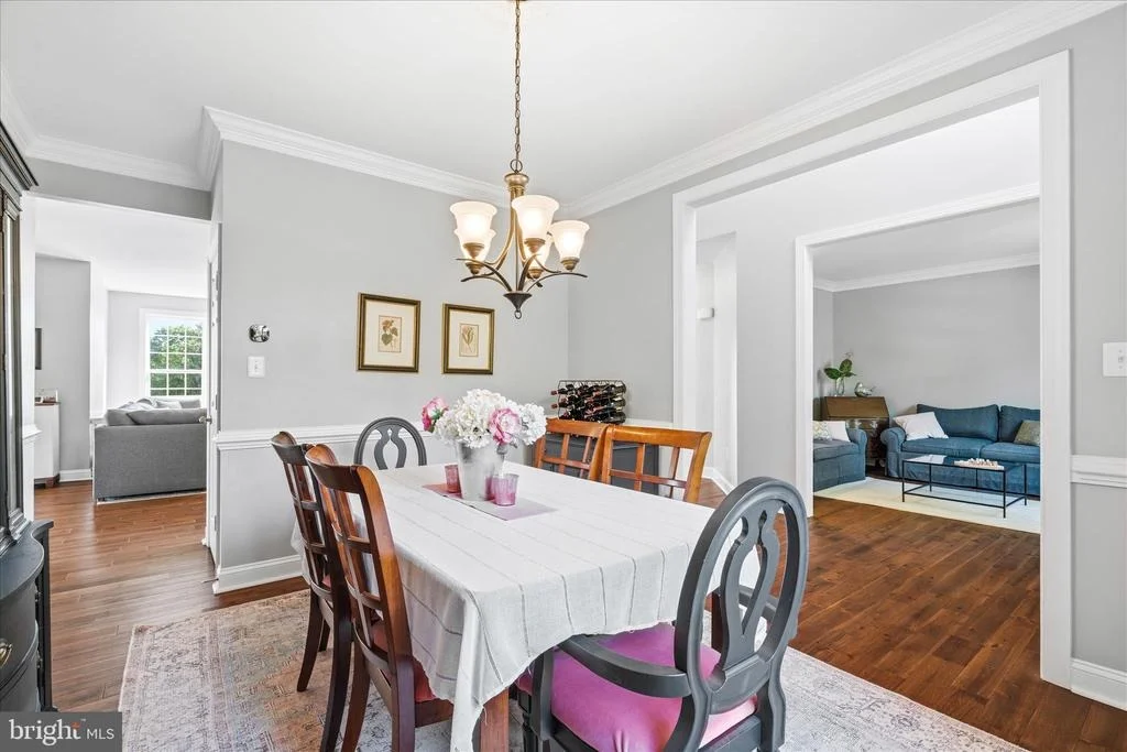 Photo of 2258 W. GREENLEAF DRIVE