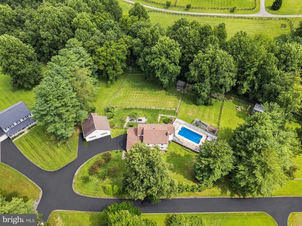 Photo of 26135 VIEWLAND DRIVE