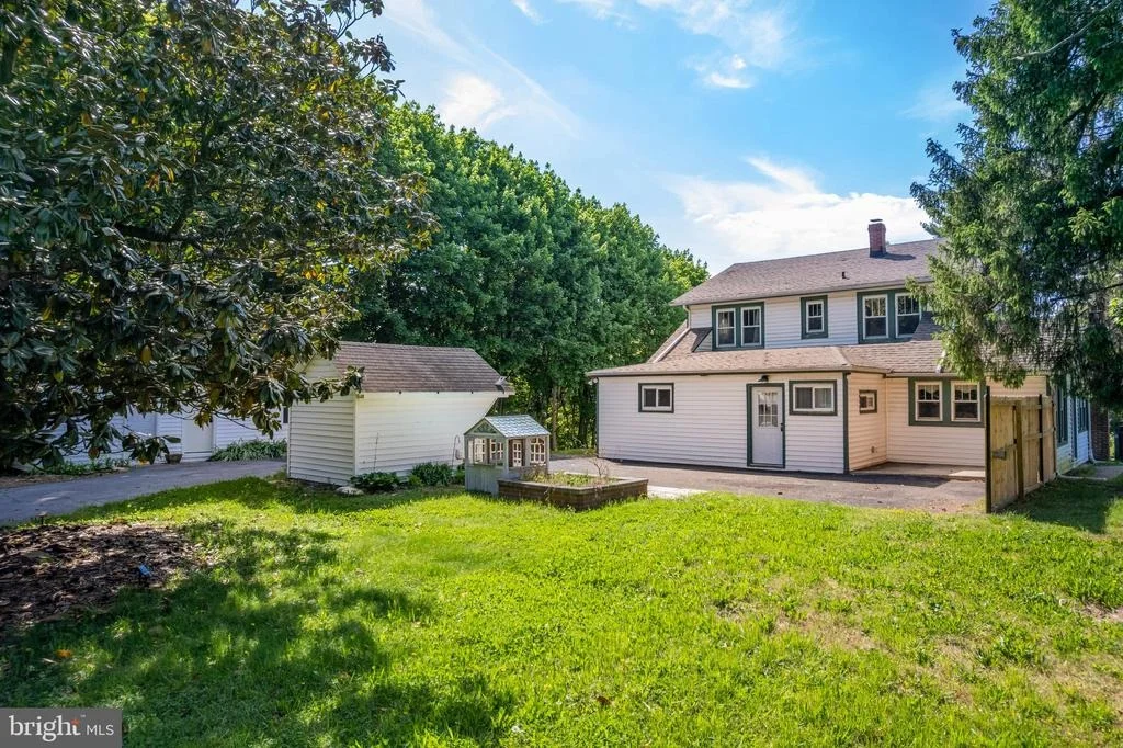 Photo of 28733 RIDGE ROAD