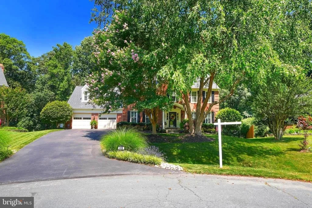 Photo of 616 SILVERSTONE COURT