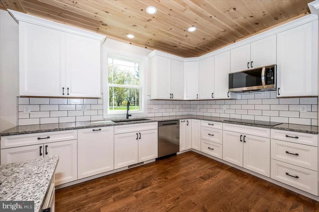 Photo of 460 SHADE TREE LANE