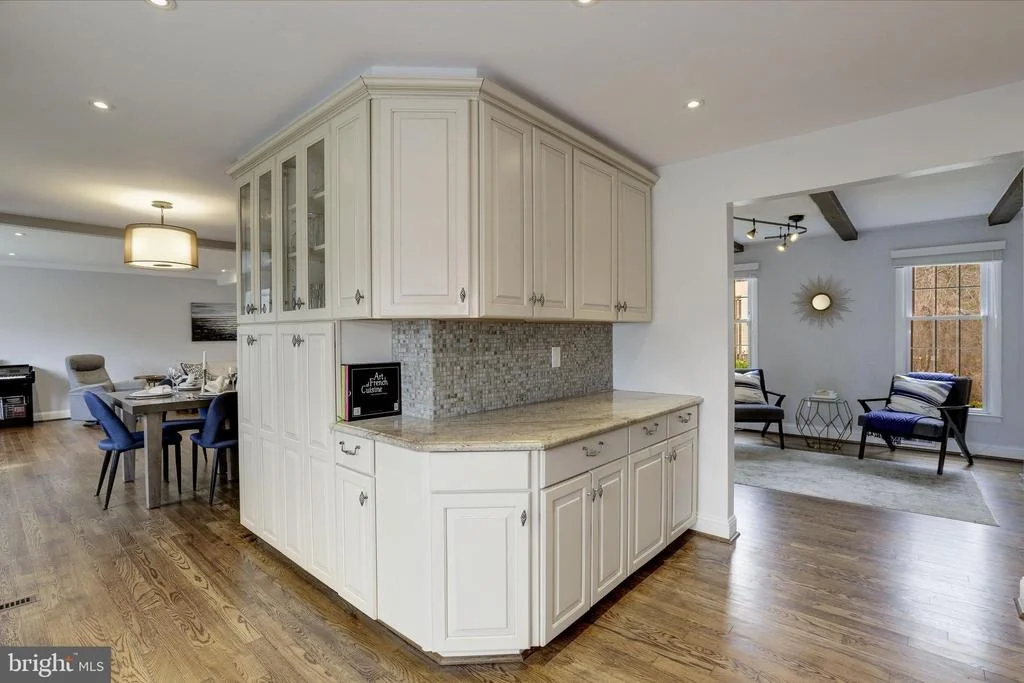 Photo of 410 PIPING ROCK DRIVE