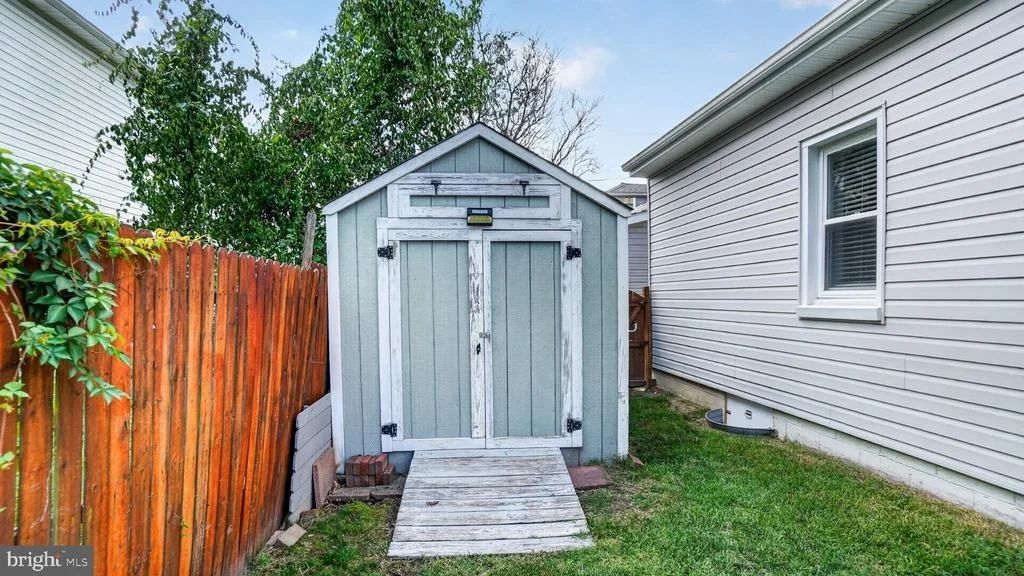 Photo of 7741 OUTING AVENUE