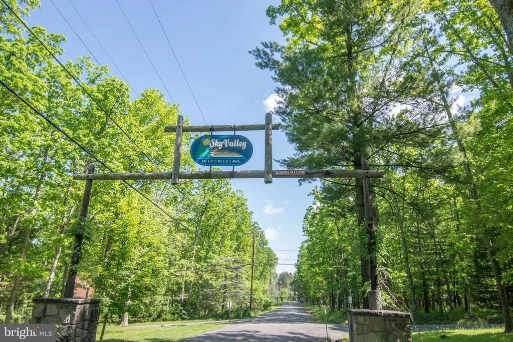 Photo of 527 DEER RUN LANE