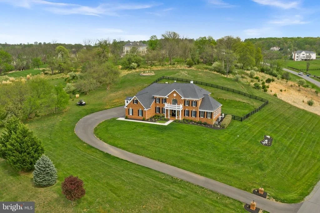 Photo of 15064 BARLOW DRIVE