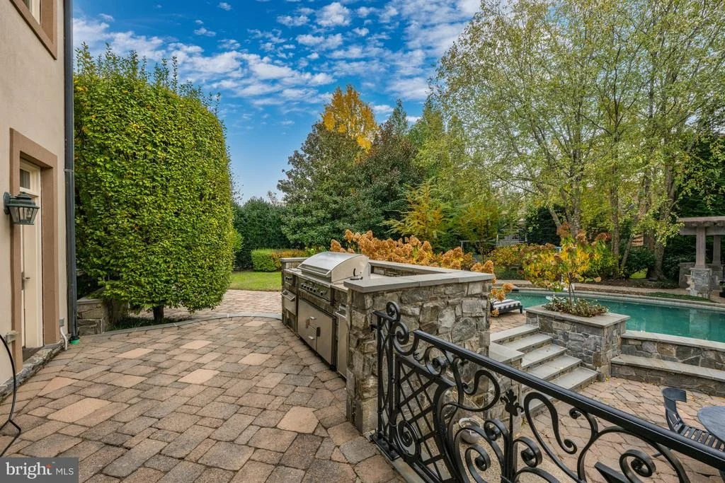 Photo of 8305 FOX HAVEN DRIVE