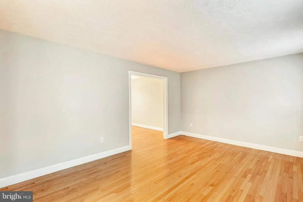 Photo of 15209 DONNA DRIVE