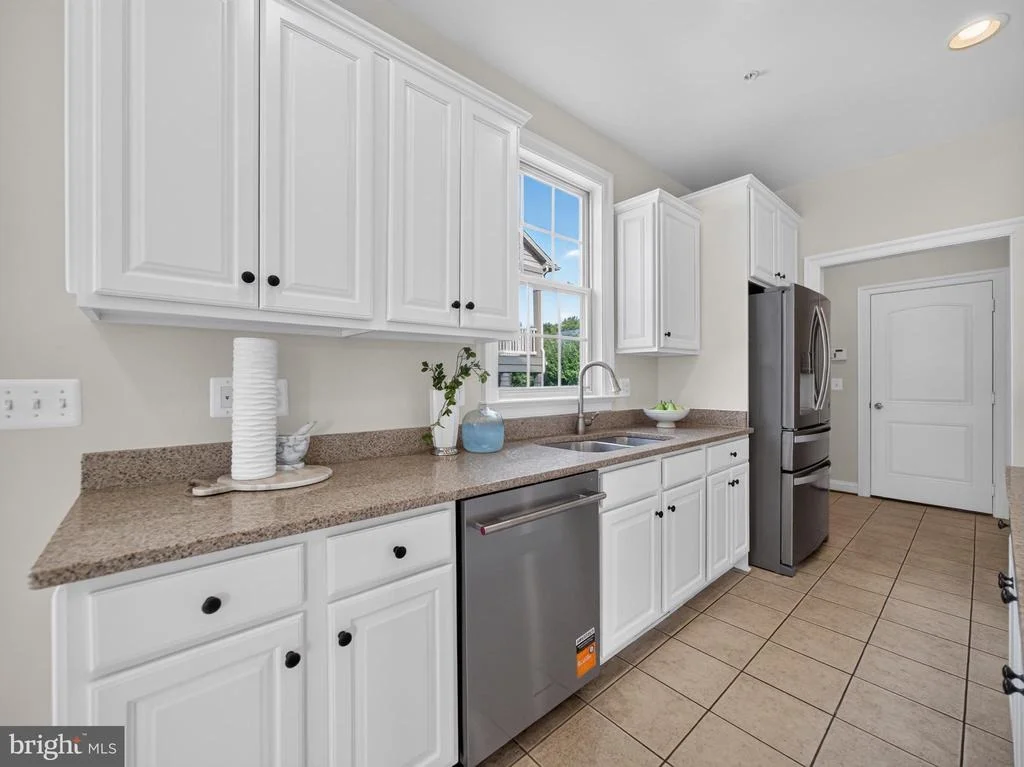Photo of 3032 MOORE LANE