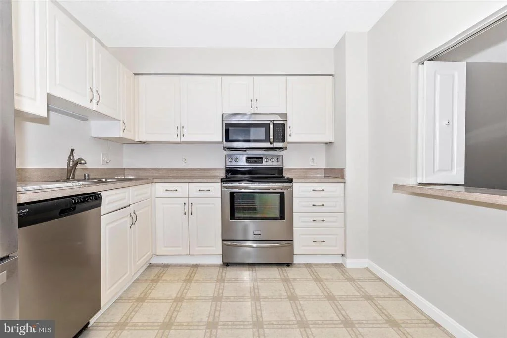 Photo of Unit 309 at 14809 PENNFIELD CIRCLE