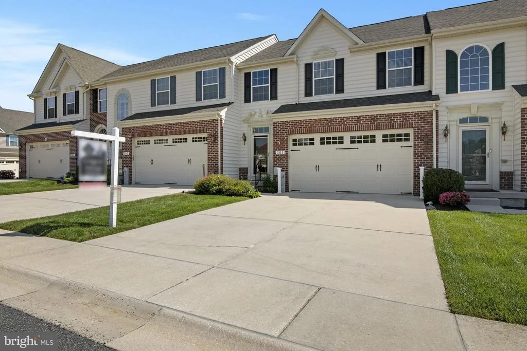 Photo of 305 TUFTON CIRCLE