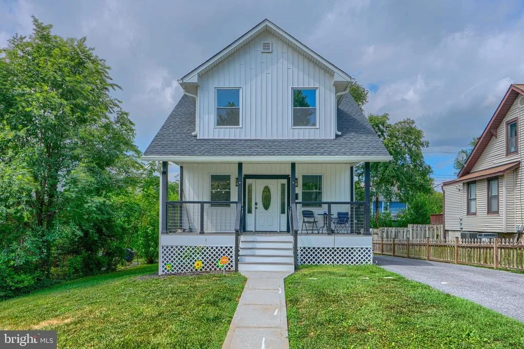 Photo of 4212 POWELL AVENUE