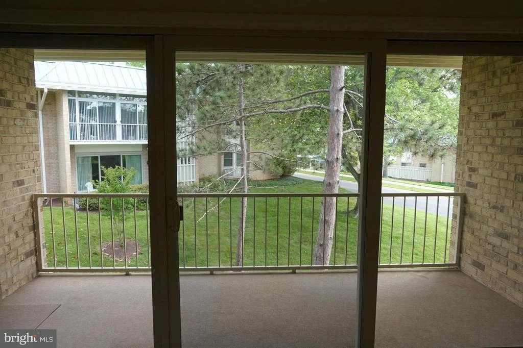 Photo of Unit 702D at 3350 GLENEAGLES DRIVE