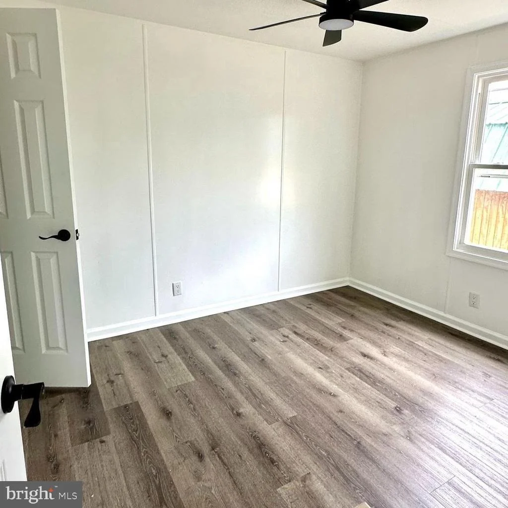 Photo of 606 RED OAK DRIVE