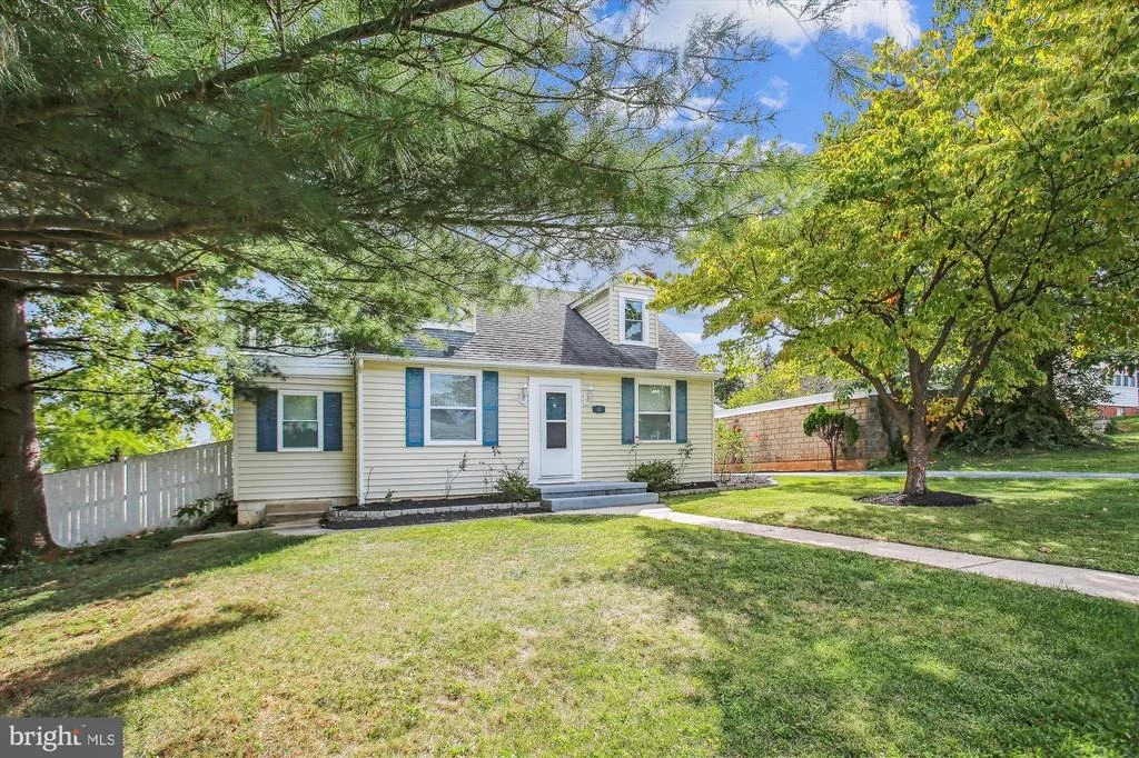 Photo of 904 OAK STREET