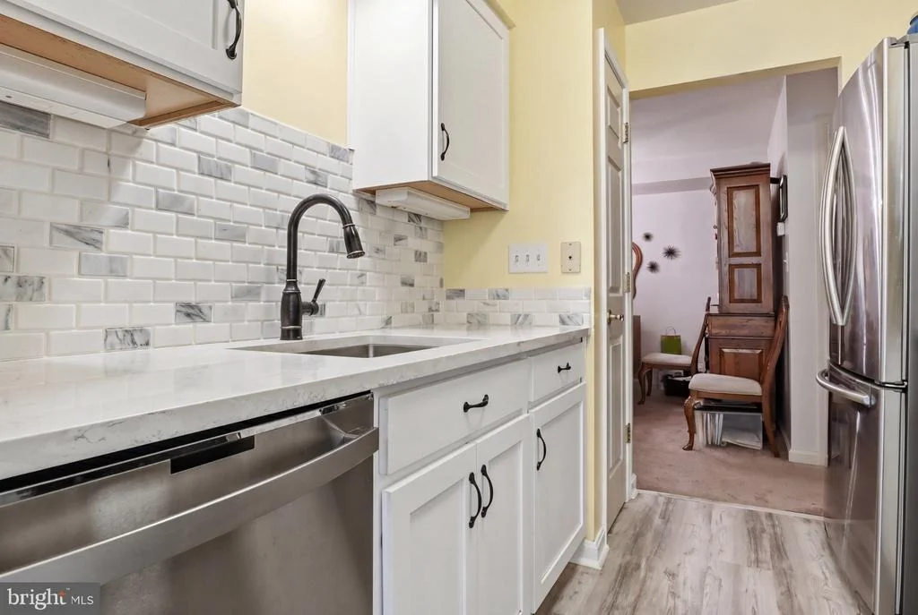 Photo of Unit 1B at 3840 NORMANDY DRIVE