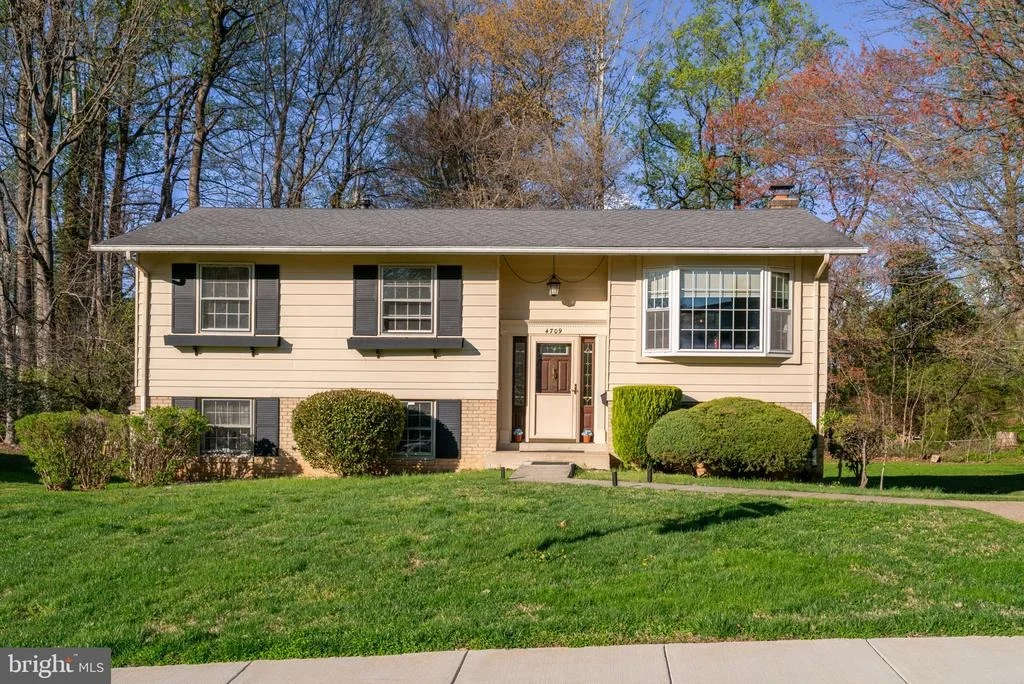 Photo of 4709 IRIS PLACE