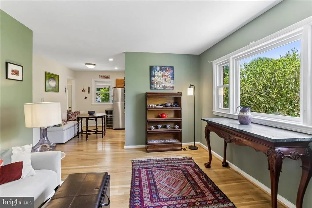 Photo of 1504 CREST ROAD