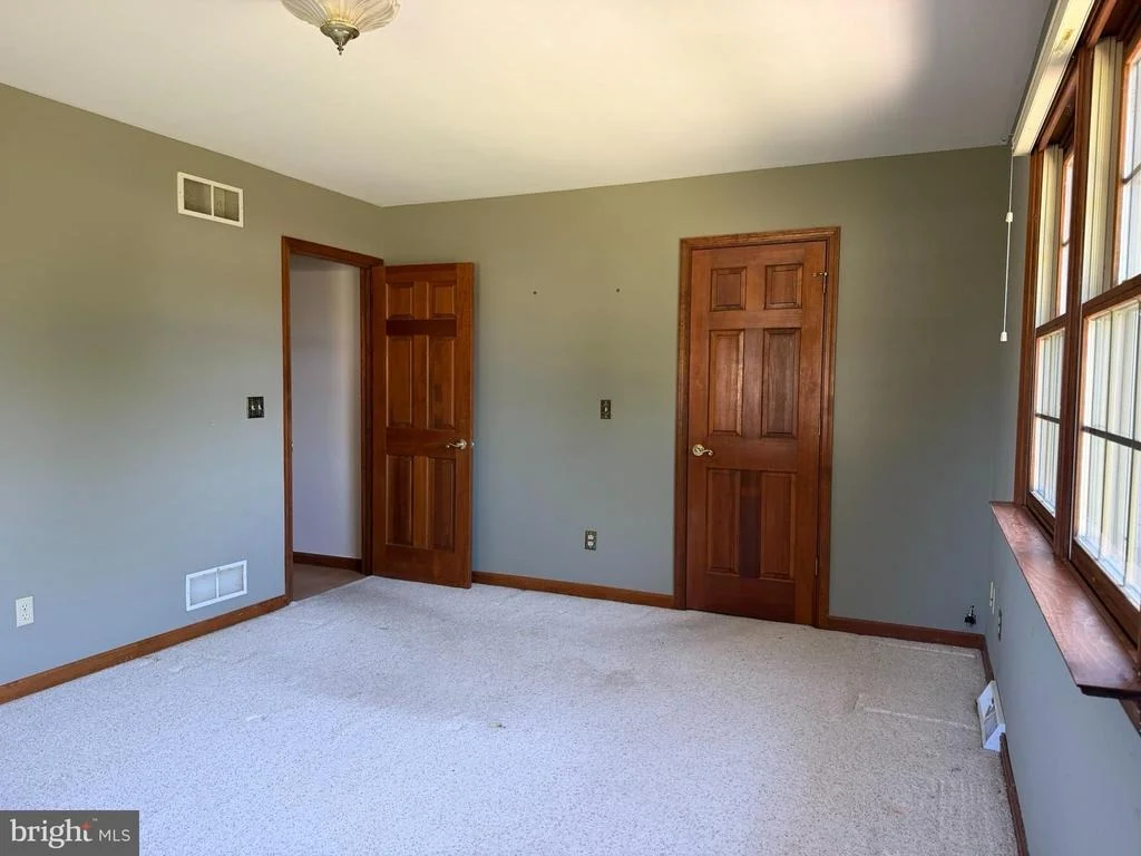 Photo of 37 JOHN ANDREWS DRIVE