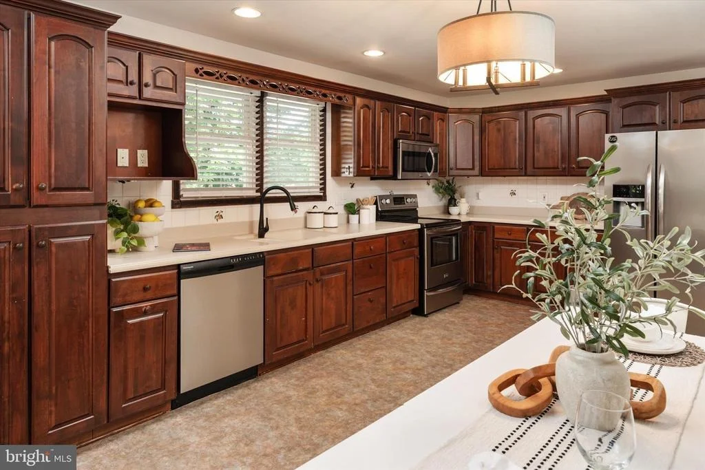 Photo of 596 FOREST VIEW ROAD