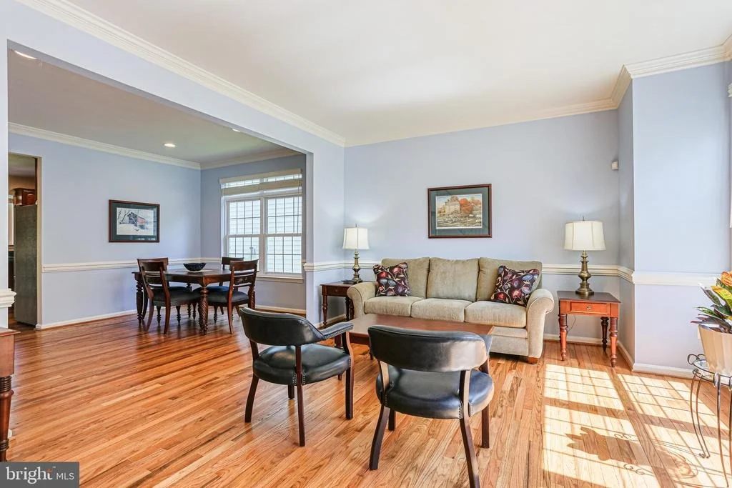 Photo of 9703 ROYAL CREST CIRCLE