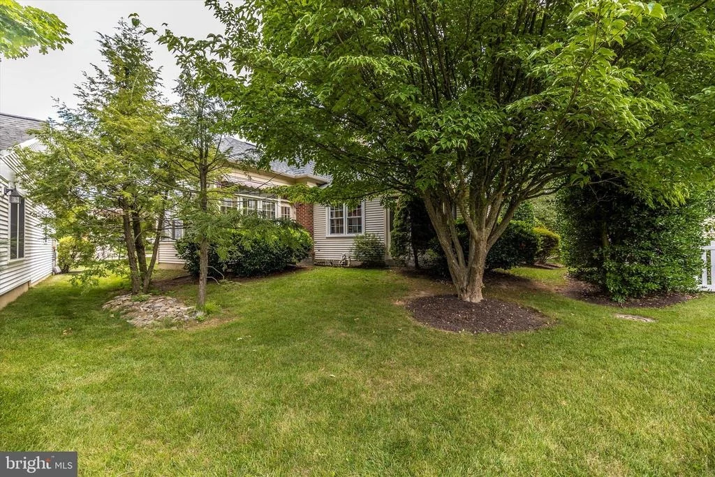 Photo of 827 DUNBROOKE COURT