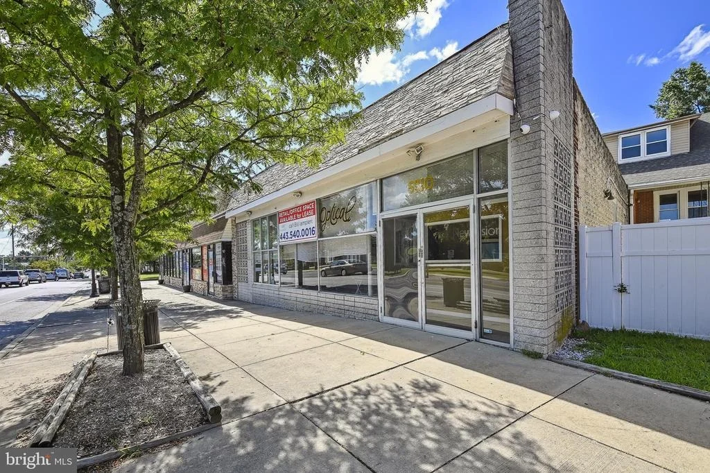 Photo of 607 ALDERSHOT ROAD