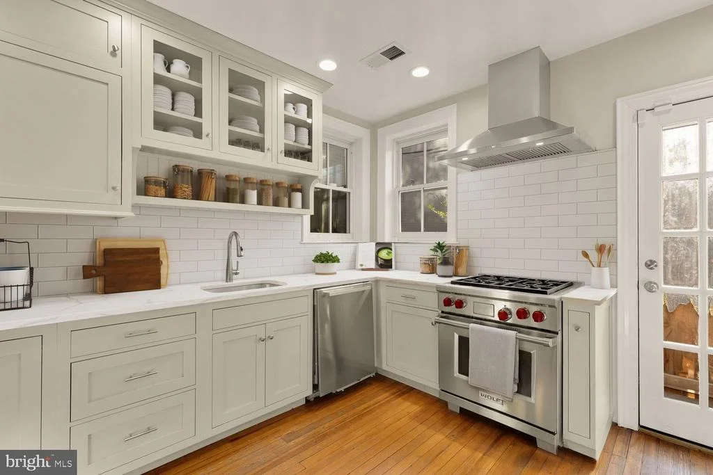 Photo of 3252 N STREET NW